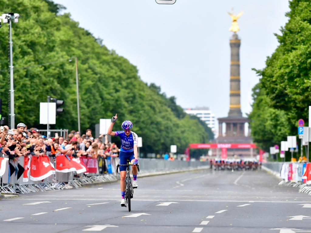 Schweizerin Elena Hartmann gewinnt Tour de Berlin Feminin